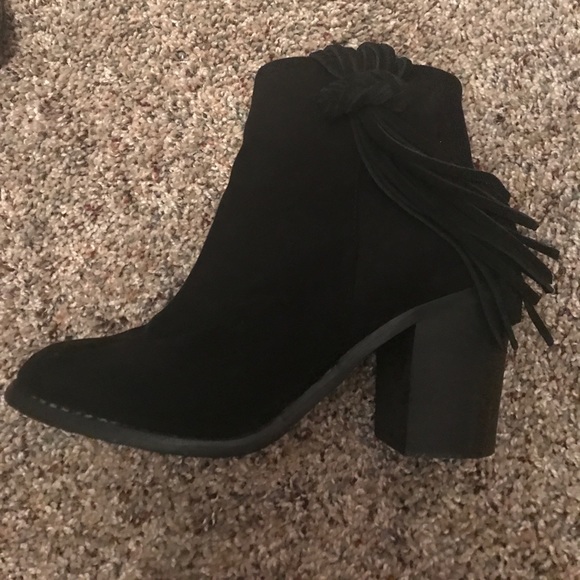 Forever 21 Faux Suede Ankle Boots - Picture 4 of 6